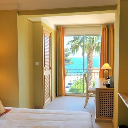Western Premier Montfleuri Отель 4*